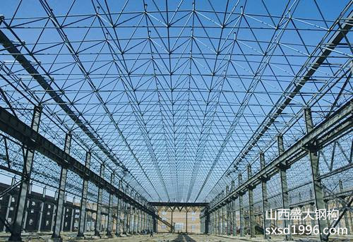 工程建設時鋼結(jié)構(gòu)和網(wǎng)架結(jié)構(gòu)我們要如何選擇？