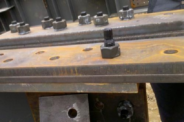 鋼結構加工出現變形問題，山西鋼結構廠家這么辦